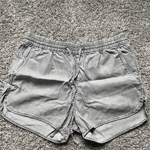 Light grey GAP cloth shorts